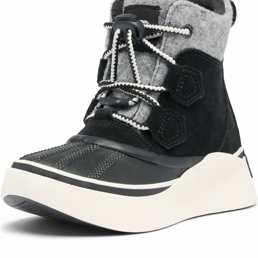 Like New Sorel kids Out N About waterproof boots